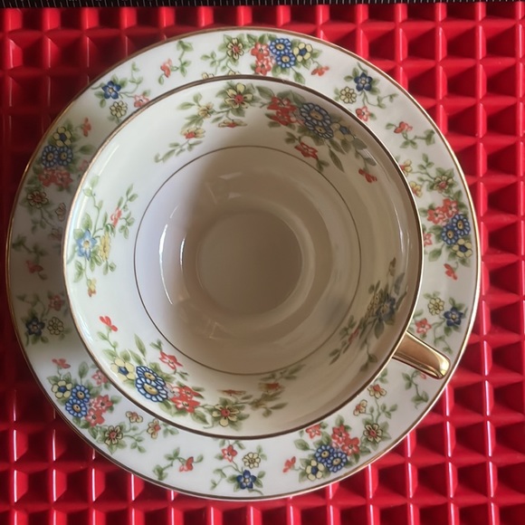 HEINRICH & CO BEAUTIFUL FLORAL TEACUP AND SAUCER - Picture 11 of 15